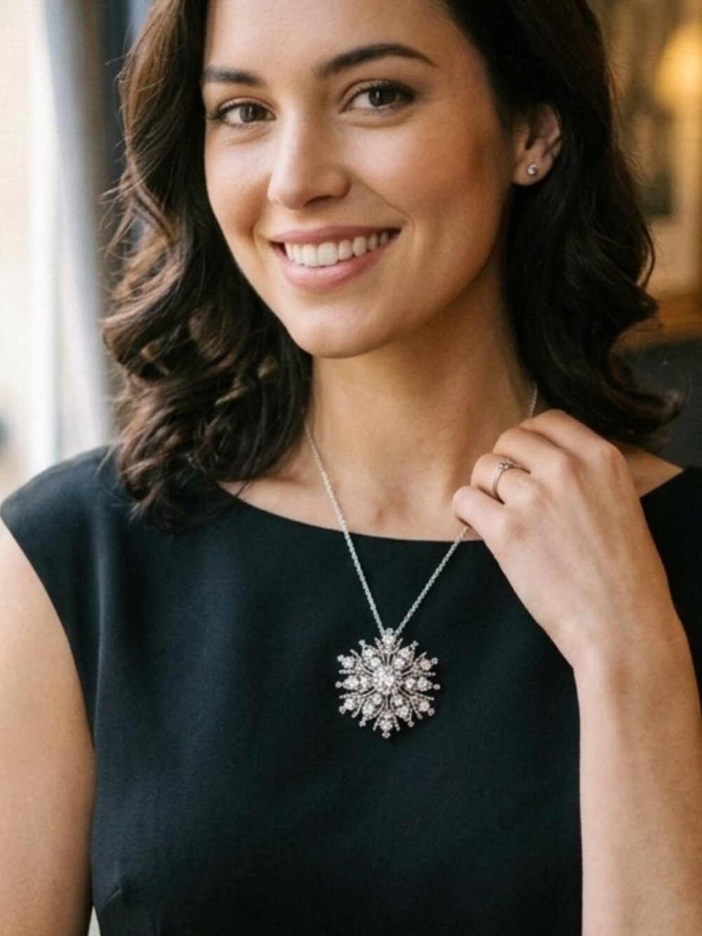 💎❄️Upcycled Icy Elegance: Statement Snowflake Crystal Pendant Necklace❄️💎 - Picture 14 of 16